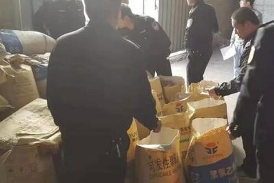 抚州雷霆出击 捣毁大型制假洗衣粉窝点，奥妙、立白、蓝月亮等品牌被仿冒